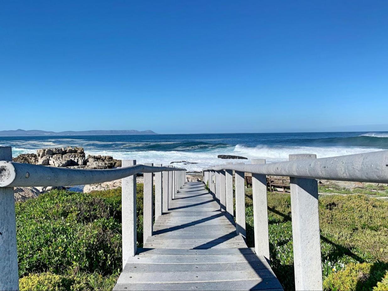 Refresh At 50 Whale Rock Apartment Hermanus Exterior photo